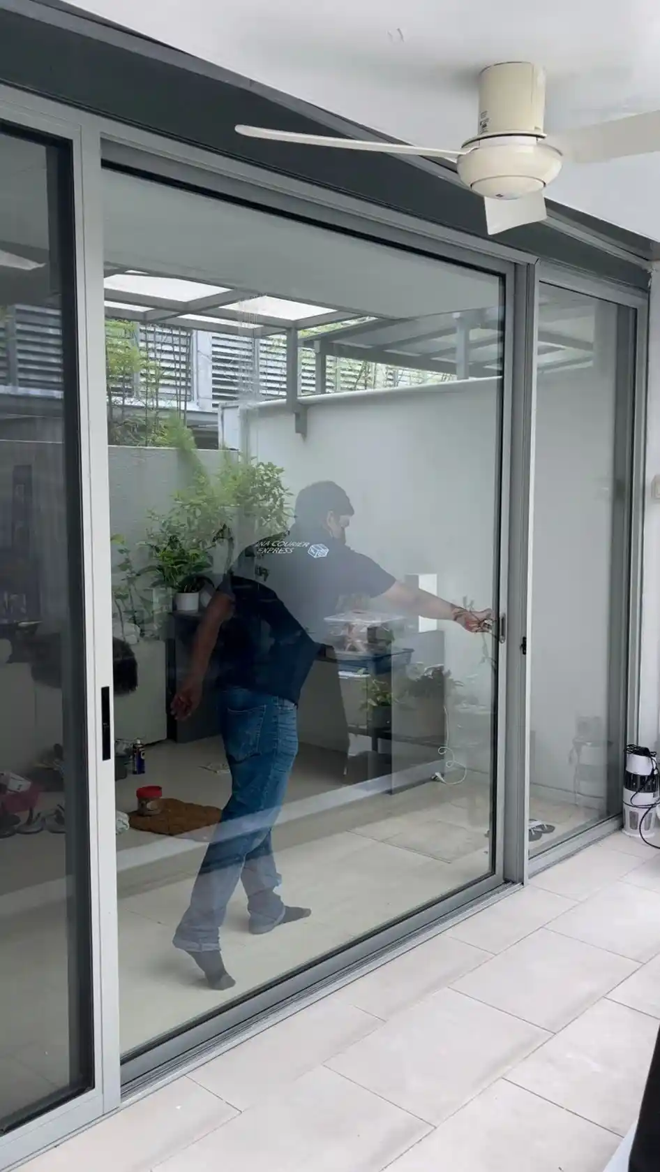 Admin/Service/Details/Glass-Door-Repair-Service-singapore.webp